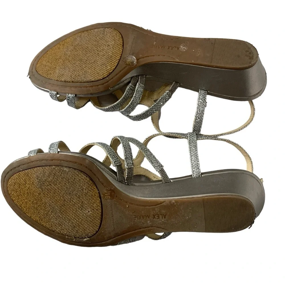 Alex Marie Maryn silver strap kitten wedge sandal.‎ Size 9